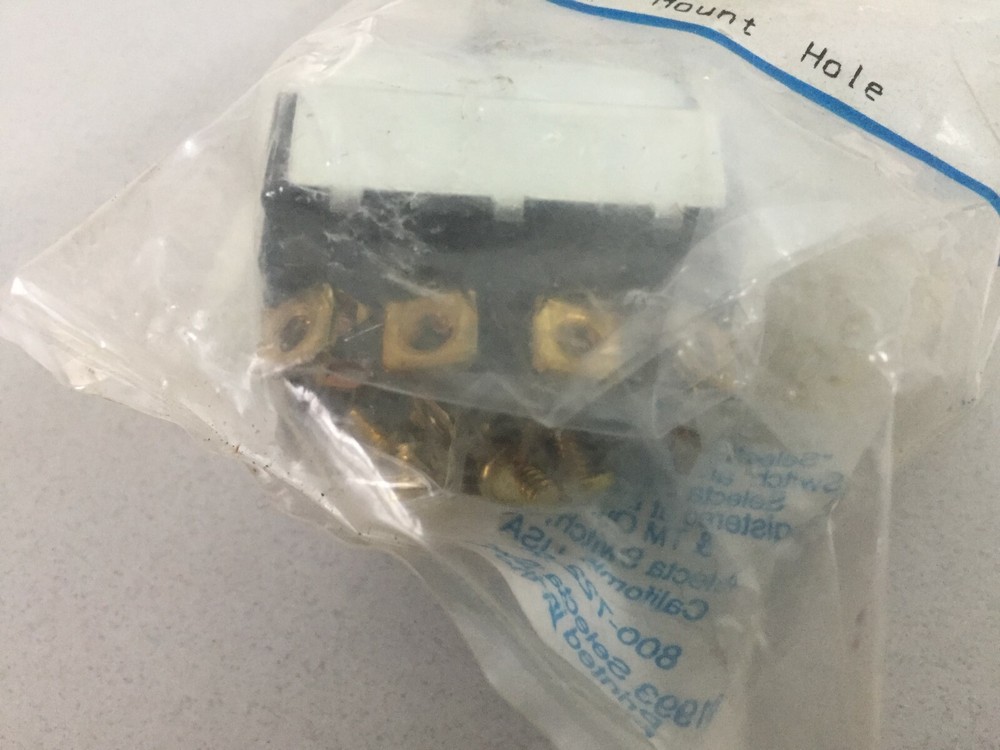 SELECTA SS219S-BG 15 AMP TOGGLE SWITCH