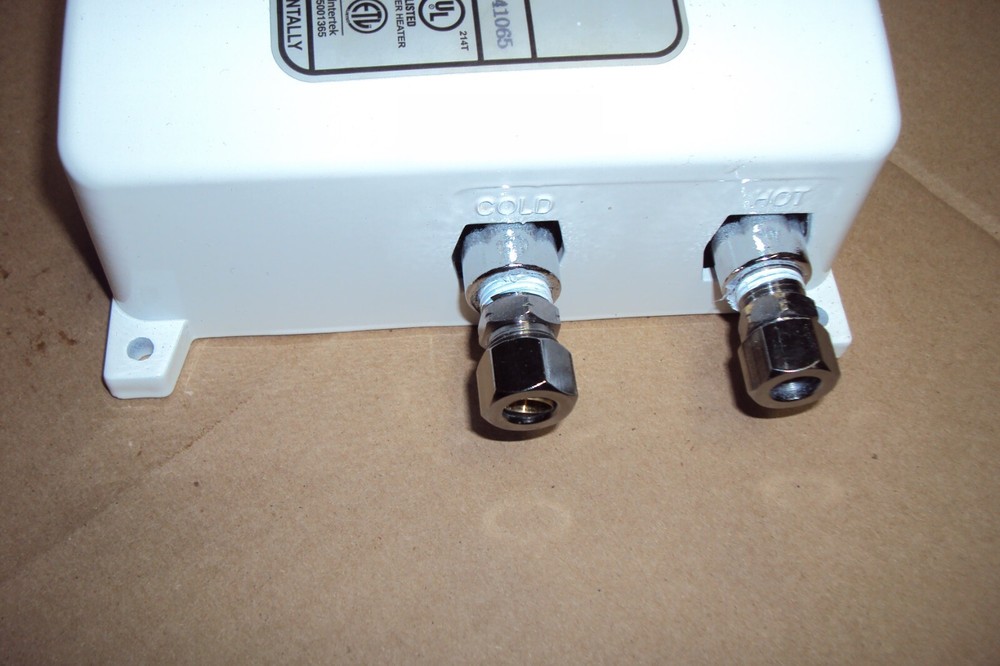 CHRONOMITE SR-30L/120-1 TANKLESS WATER HEATER , 120 V , 3600 W , .35 GPM