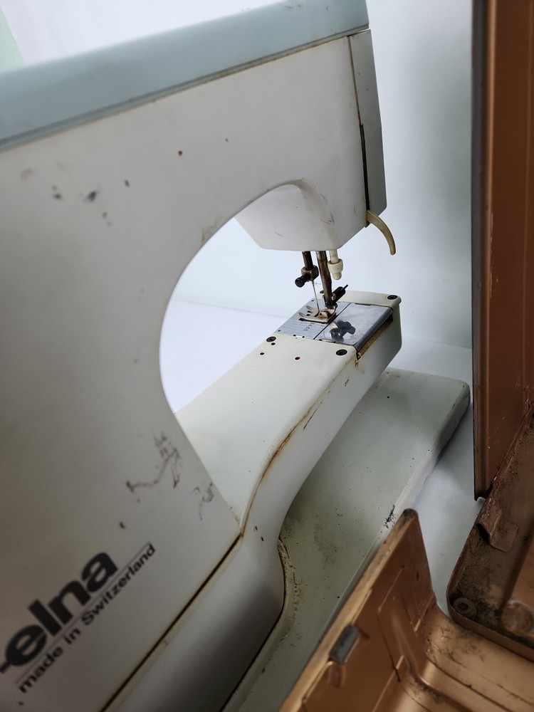 Elna Supermatic Type 62 Sewing Machine Working