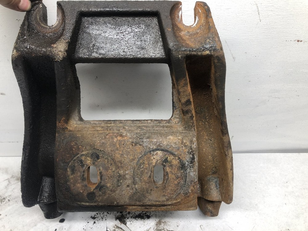 Cummins ISB6.7 Engine Mount - Used | P/N 0132275000