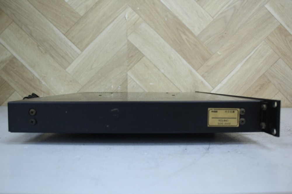 Roland SDE-2000 Digital Delay Rack Effect