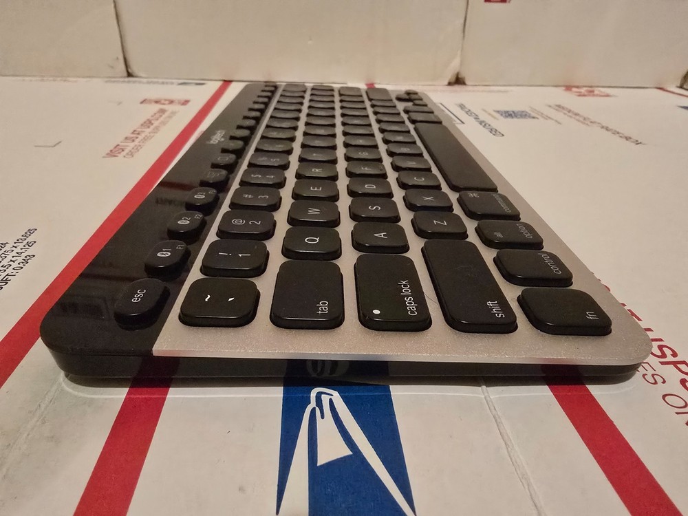 Logitech Easy Switch K811 Illuminated Bluetooth Wireless Keyboard Tested Working