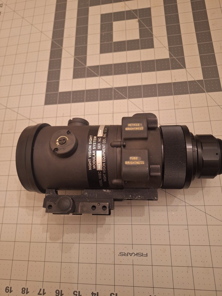 PVS 4 Scope Mount Rail