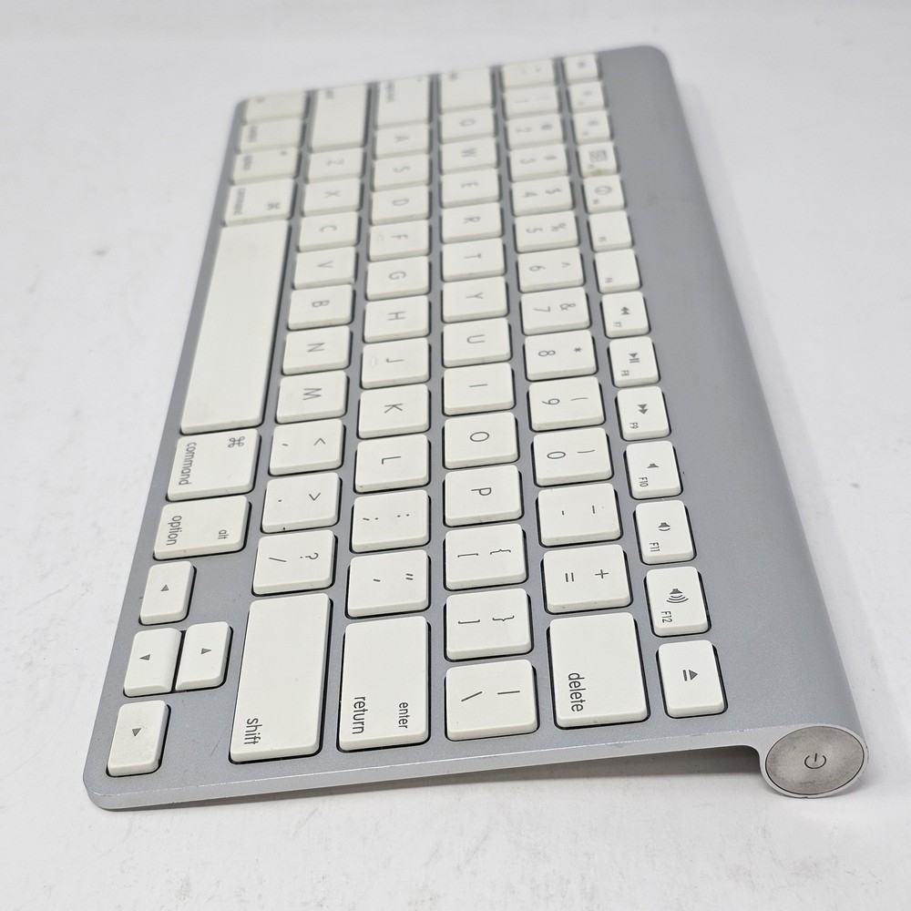 Apple Wireless Keyboard A1314 - Aluminum - Mac - Silver