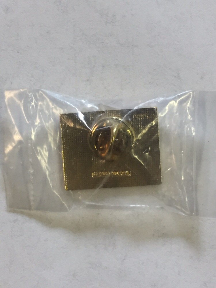 Marvel Planet Studios Wolverine Cloisonne Pinback - sealed 1989