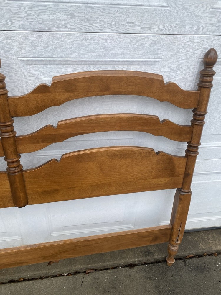 Ethan Allen Heirloom Maple Nutmeg Full Size Headboard