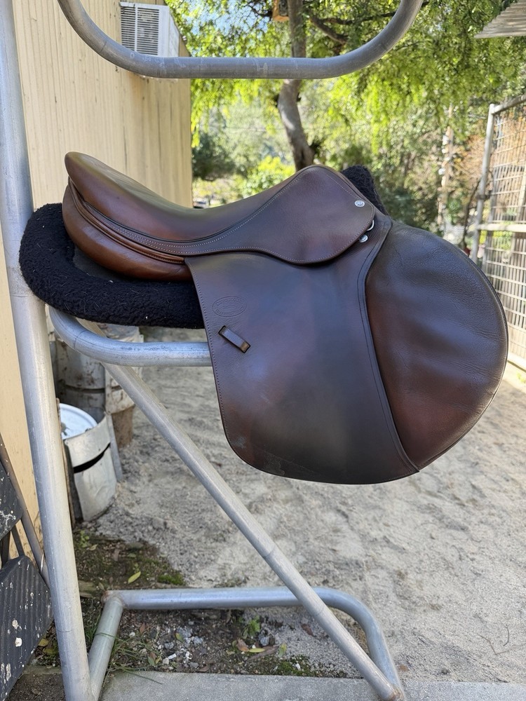 17” 2AA Devoucoux Biarritz Saddle