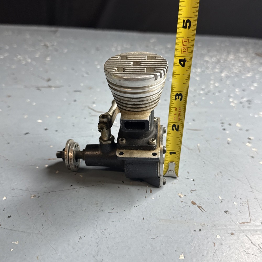 Vintage Drone Diesel Silver Crown Model Airplane Engine