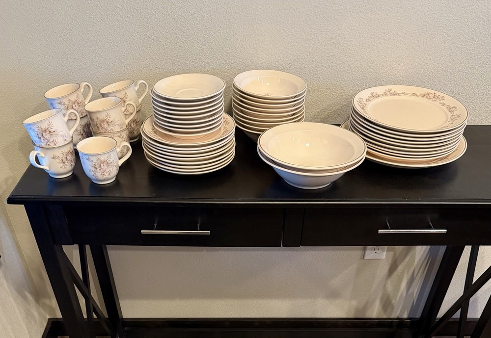Noritake Keltcraft Dish Set Service for 9