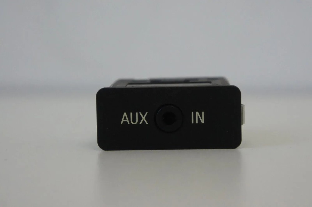Genuine BMW E70 E71 E72 Audio Jack Single AUX IN 61319127370