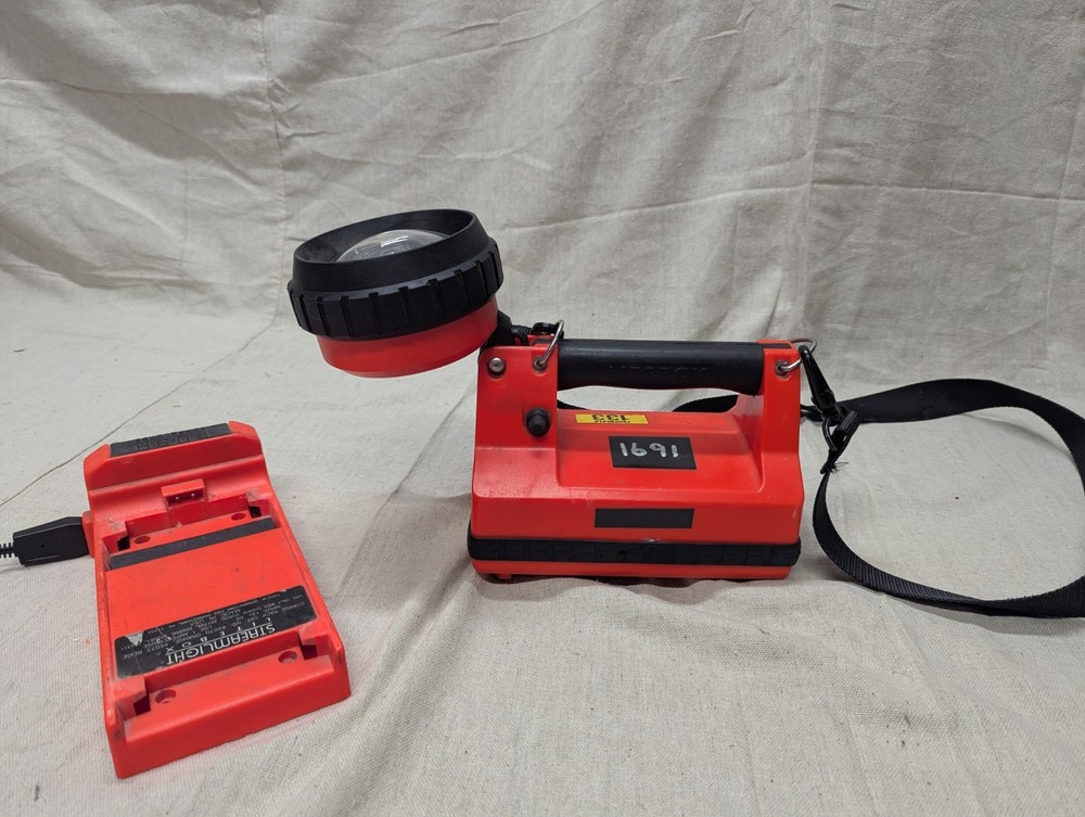Streamlight LiteBox EMS Firefighter Flashlight With Charger