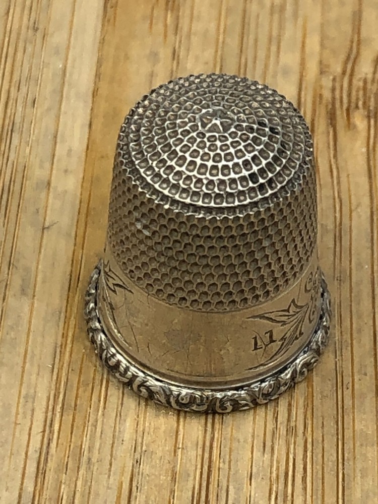 Vintage Sterling Silver Thimble, size 11 with pretty vine pattern