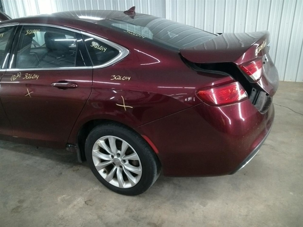 200 2015 High Mounted Stop Light 104753328