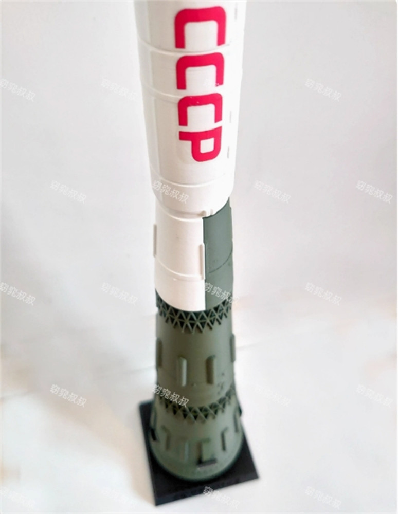 1/400 CCCP Lunar Launch Program N1 Heavy Carrier Rocket Static Model Finished