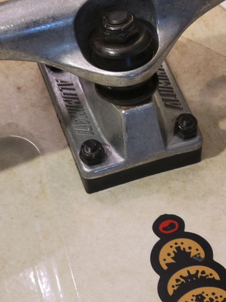 Aluminati Stateboard Rose Design