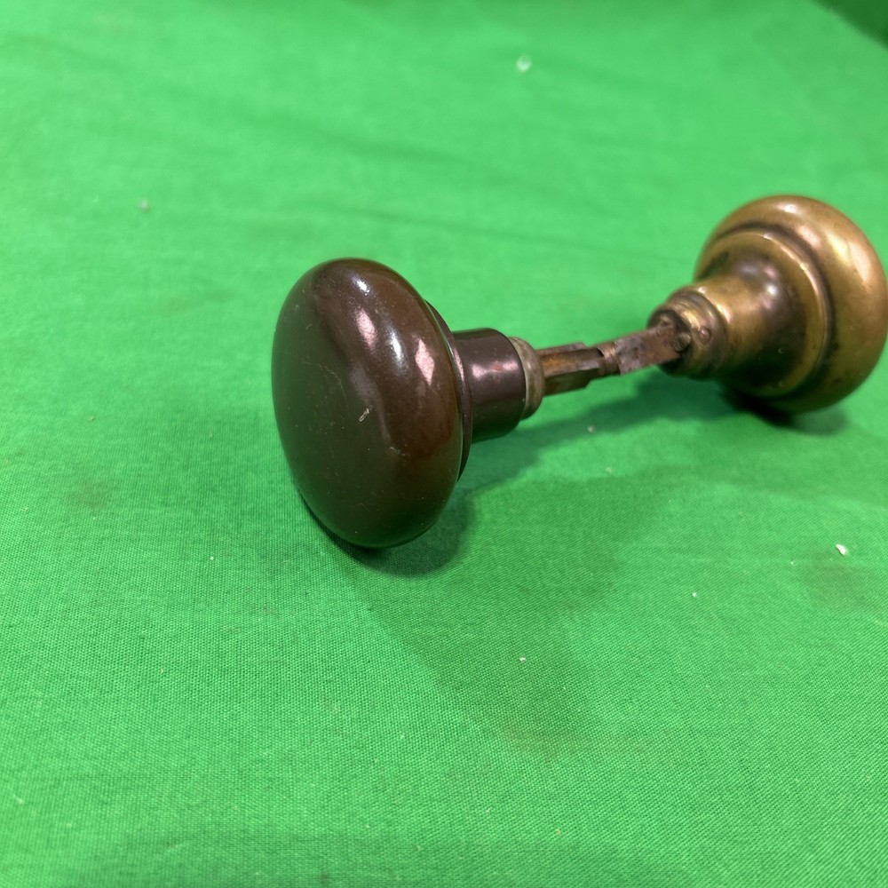 ANTIQUE BRASS DOOR KNOBS & Swivel SPINDLE 2” Knobs