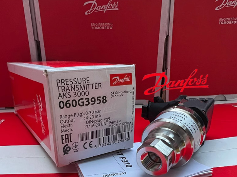 1pcs Danfoss AKS3000 0-30bar 060G3958 sensor