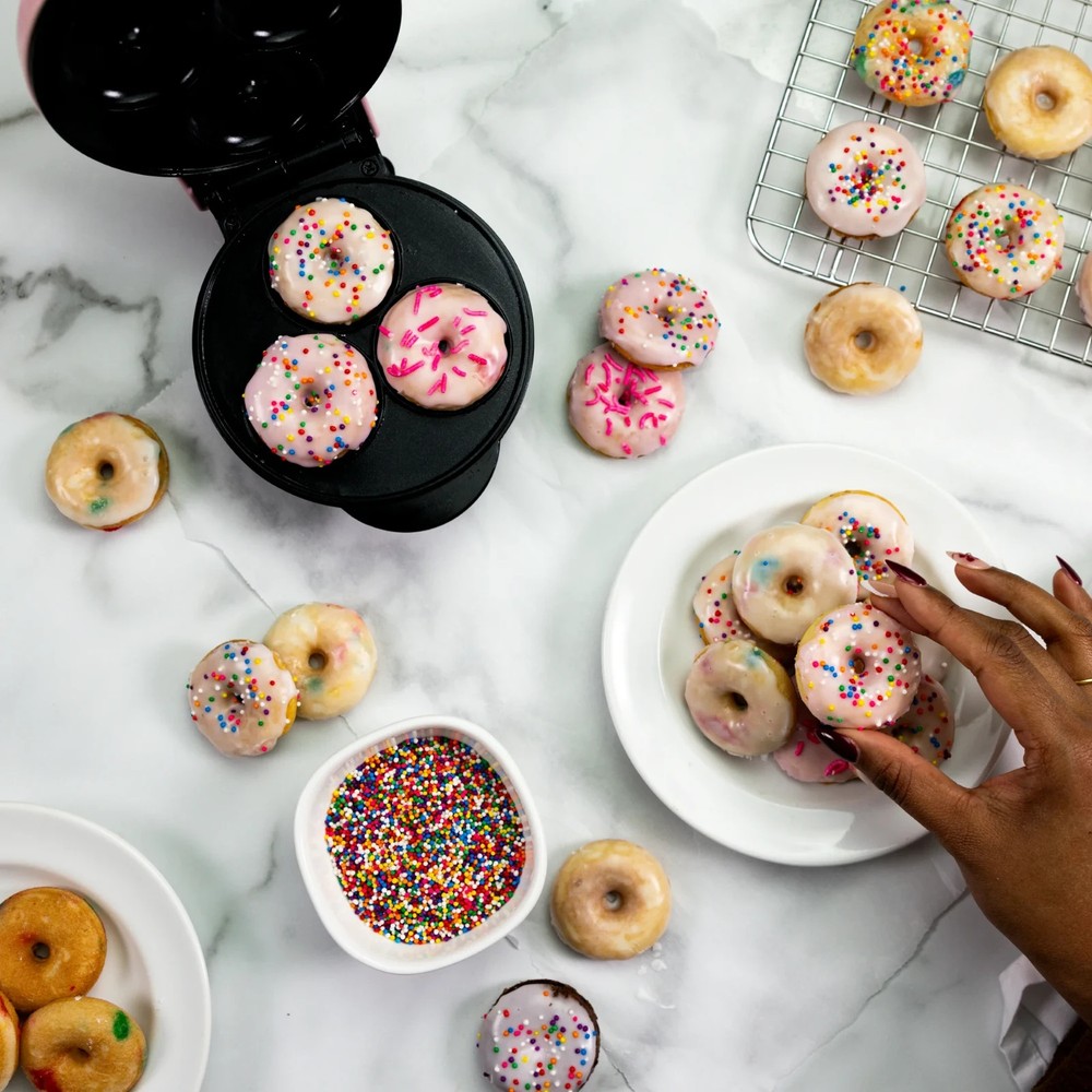 MyMini Pink Donut Maker 550 Watts