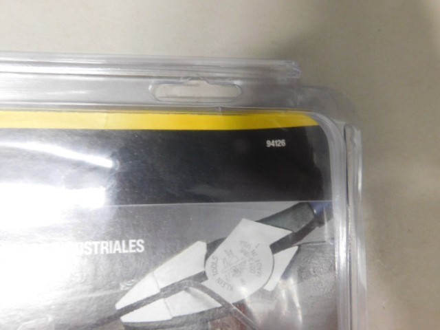 Klein Tools 6-Piece Apprentice Electrician Tool Set 94126