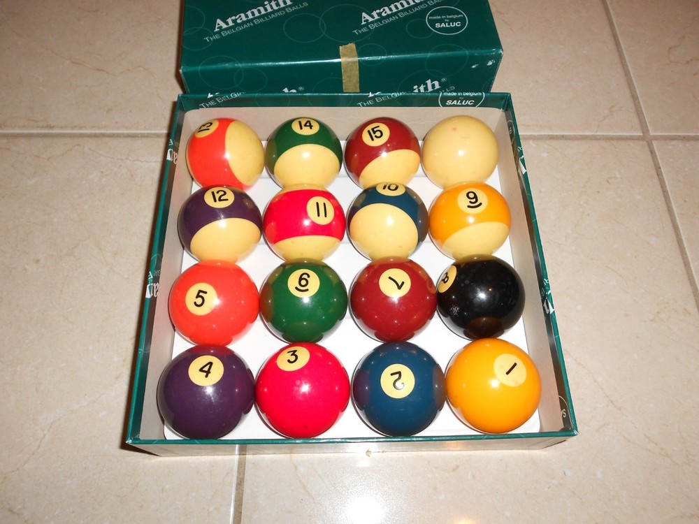 ARAMITH BILLIARD POOL TABLE BALL SET