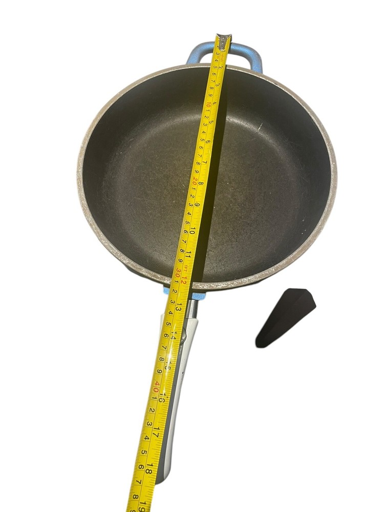 Genuine Essen Sarten 2926/3 Cast iron lined brass handle Blue.