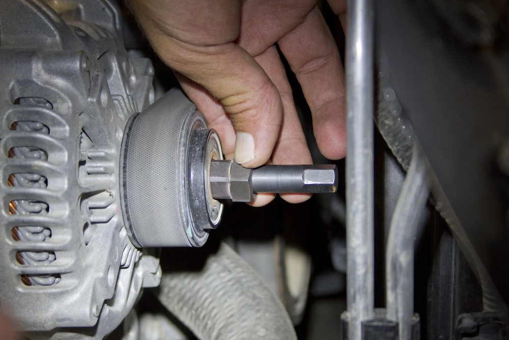 Alternator Decoupler Tool Set for Efficient Engine Repairs