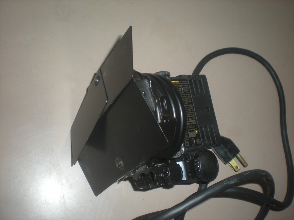 Lowell Pro Light with 120VAC Power Cord - Powers Up as Shown