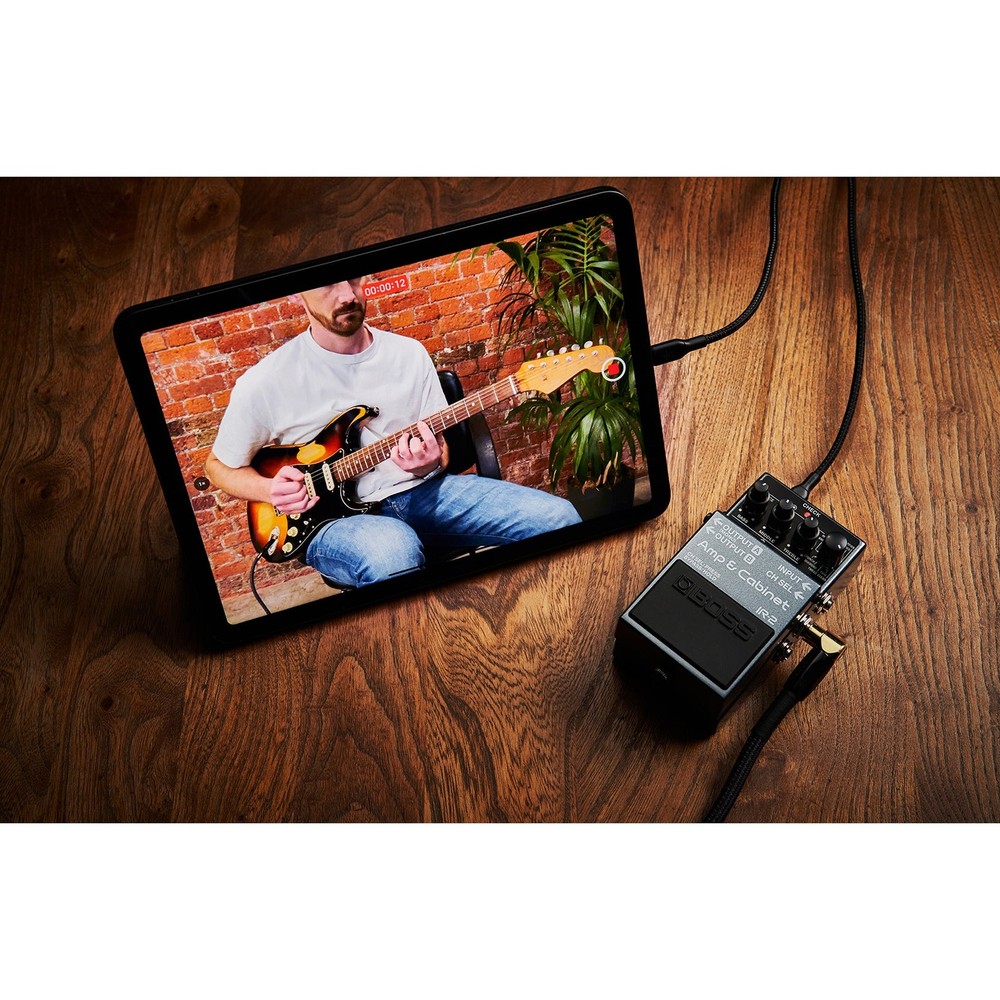 Boss IR-2 Amp & Cabinet Pedal