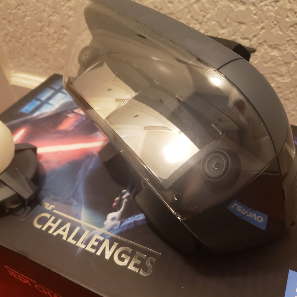 Lenovo -Star Wars- Jedi Challenges Virtual Reality With Box