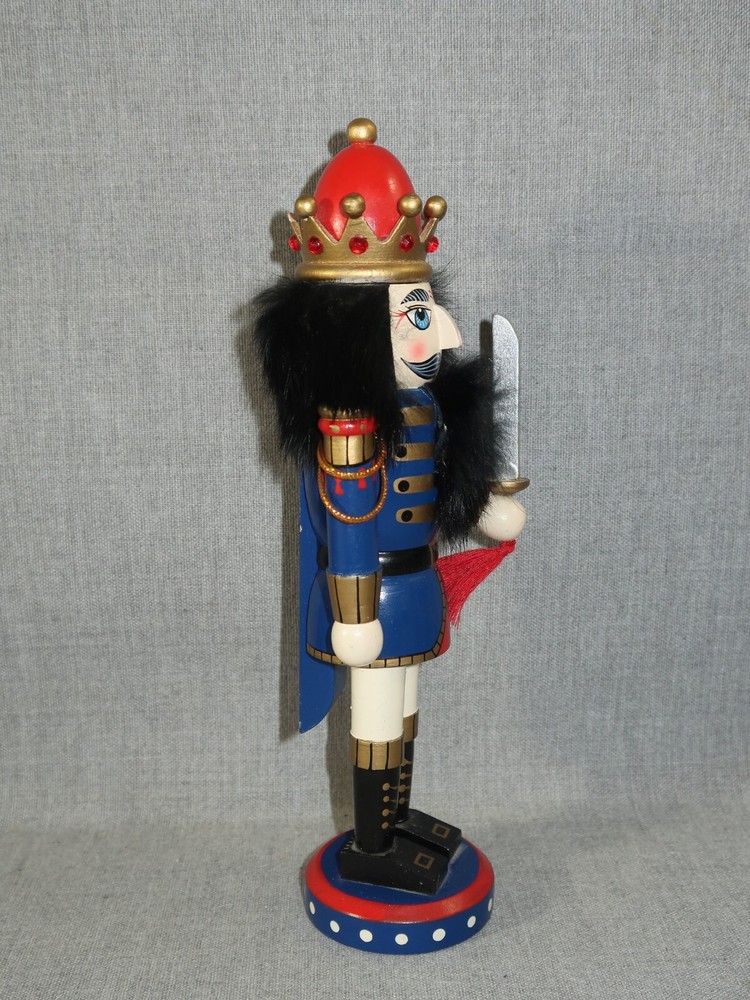 1997 Nutcracker Village NUTCRACKER PRINCE Statue 9.25"