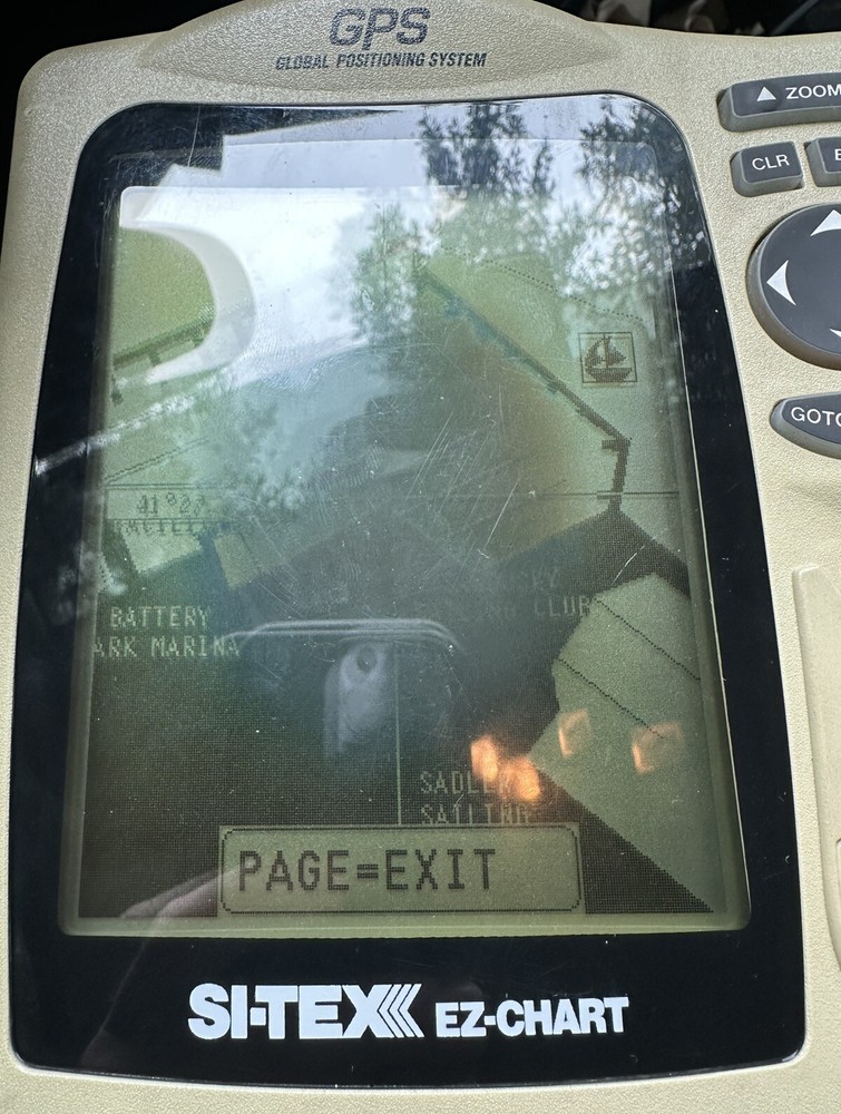 Si-Tex EZ-Chart GPS Chartplotter 5.5” Built In World Map w/ Case *Screen Burn*