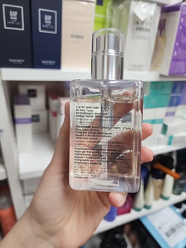 Clinique - Dramatically Different Hydrating Jelly - 200 ml / 6.7 oz
