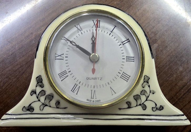 Cream White China & Quartz Working Desk Clock