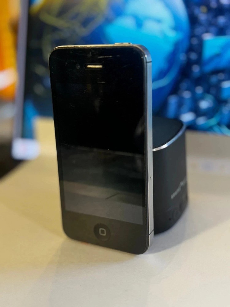 Apple iPhone 4s - 16 GB - Black (Unlocked)