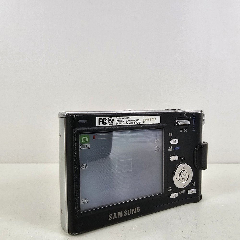 Samsung Digimax I6 6.0MP Digital Camera - Black