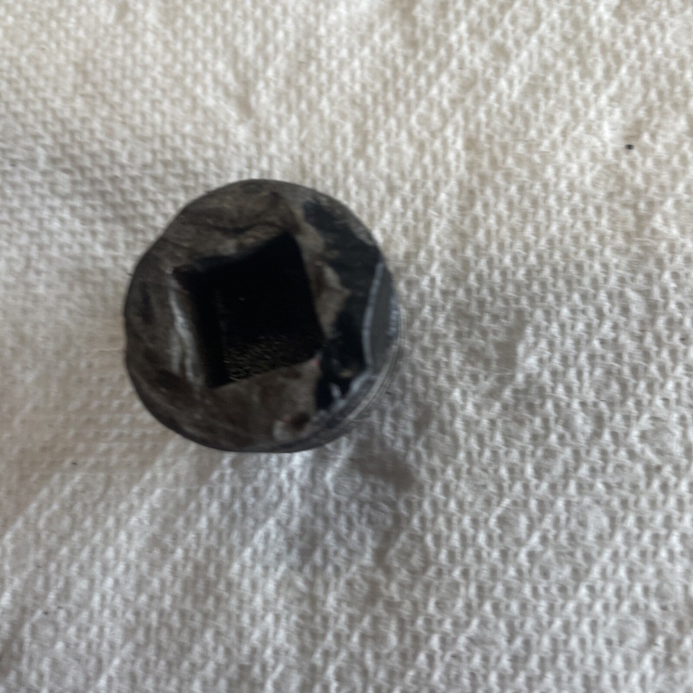 Peterbilt 379 Rear Diff Plug DS404 used