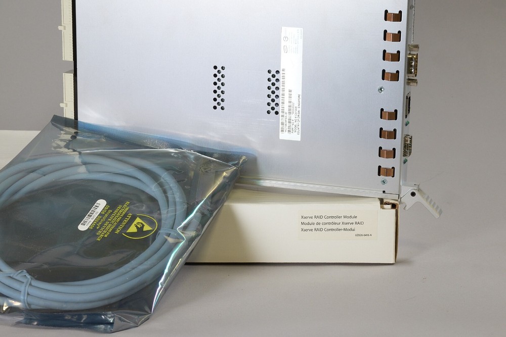 Apple X-Raid Kit includes,Power supply,Drive Module,Cooling Unit,RaidContlr