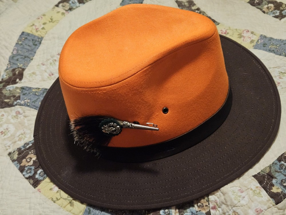 Hunting HAT, ORVIS XL, WITH GERMAN HUNTING PIN.