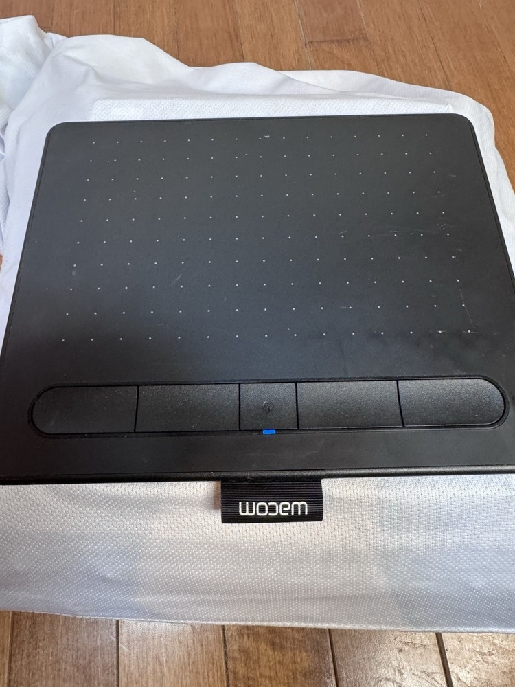 Wacom Intuos CTL-4100WL Graphics Tablet Black USB Connectivity Model CTL-4100WL