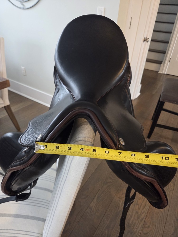 MacRide Dressage Saddle