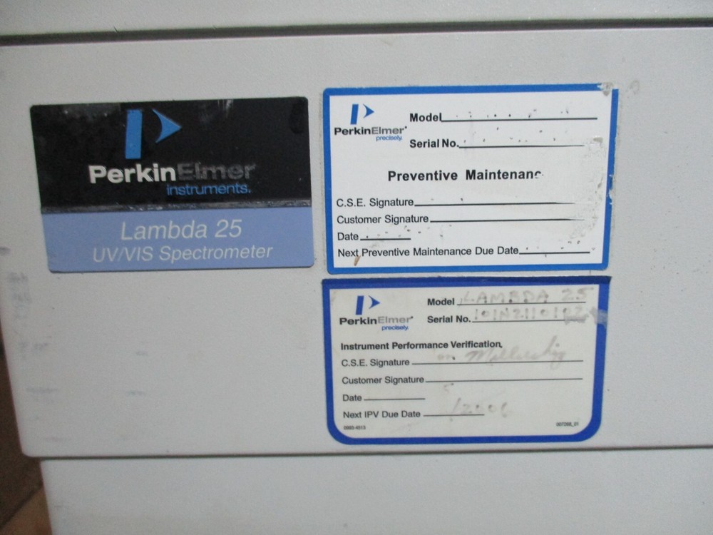Perkin Elmer Lambda 25 UV/Vis Spectrometer