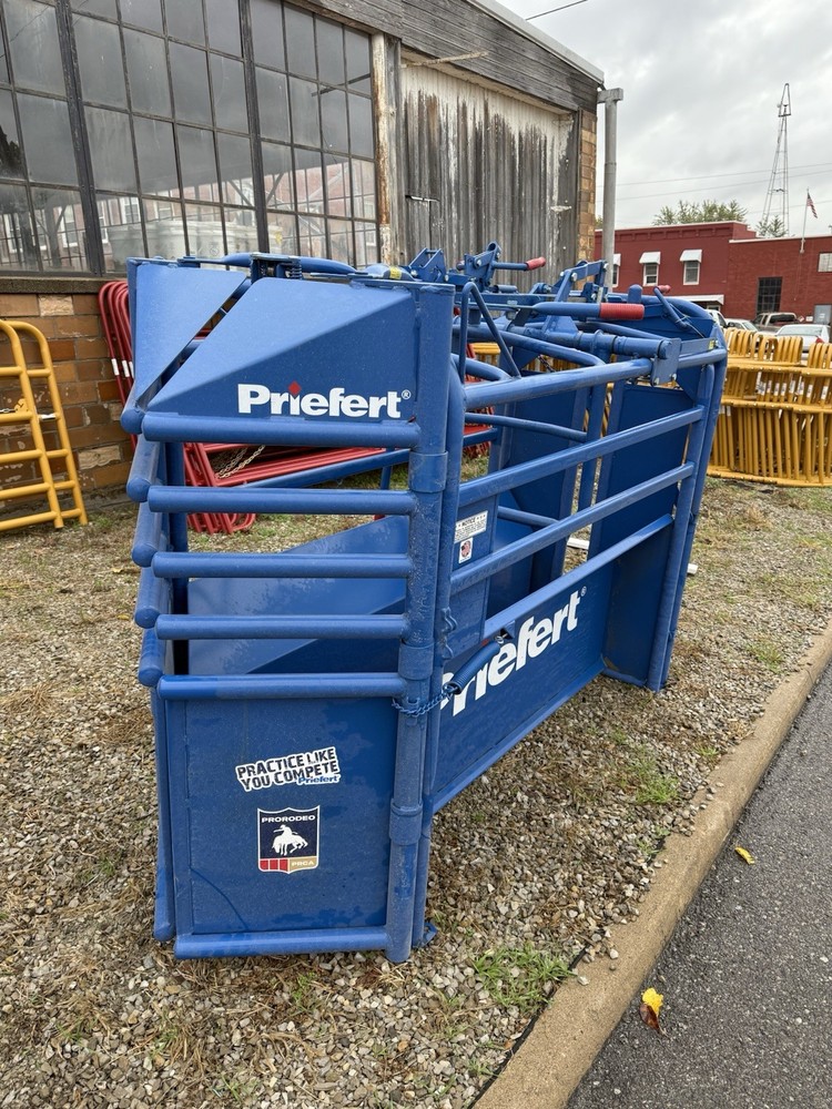 Priefert Roping Chute
