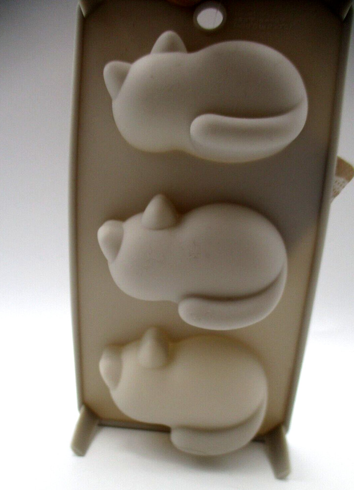 DAISO cat Silicone  Cake mold  16cm 8cm