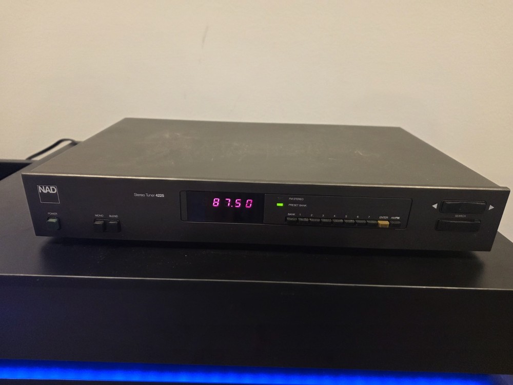 NAD Stereo AM/FM Tuner 4155