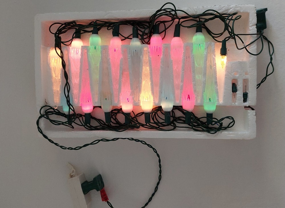 Vintage Multi Colored Plastic Icicle Lighted Christmas Light Strand 35 Light