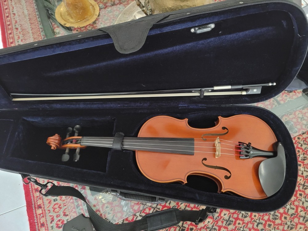 4/4 Stradivarius Copy Violin Case and Bow