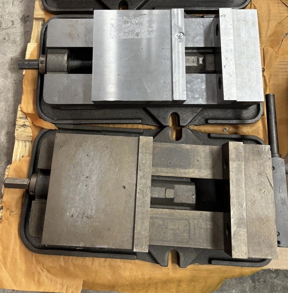KURT 8" VISE D80 KURT MILLING MACHINE VISE WITH HANDLE 2 AVAILIABLE