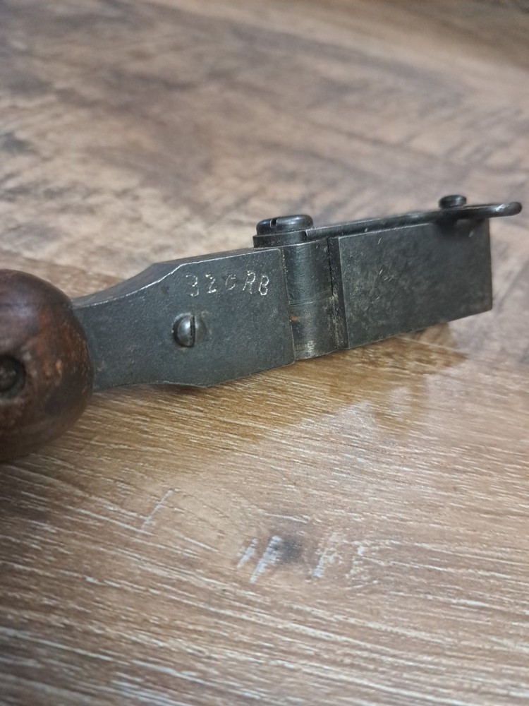 Vtg. .32 S&W Peanut Bullet Mold And Capping Tool