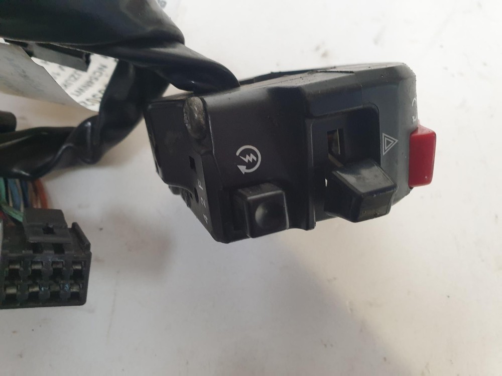 2005 SUZUKI SV 1000 RIGHT SWITCH GEAR