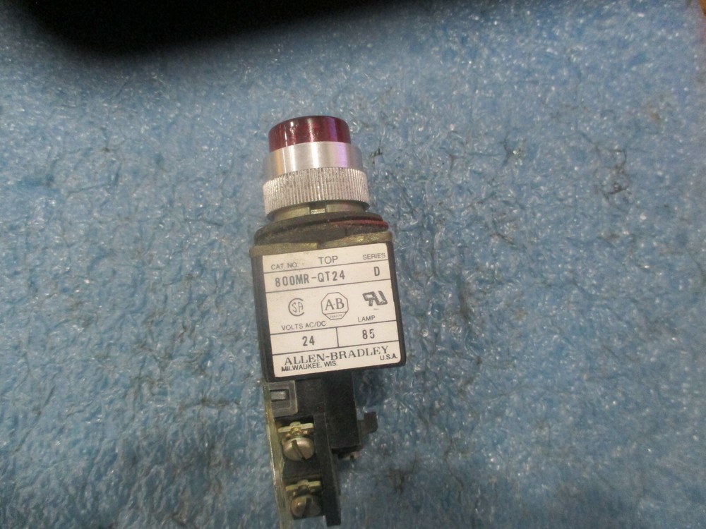 Allen-Bradley: 800MR-QT24 Red Push Button Switch. Series D